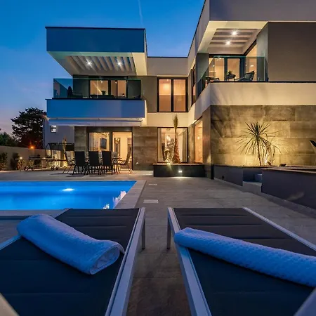 N Drage Villa *